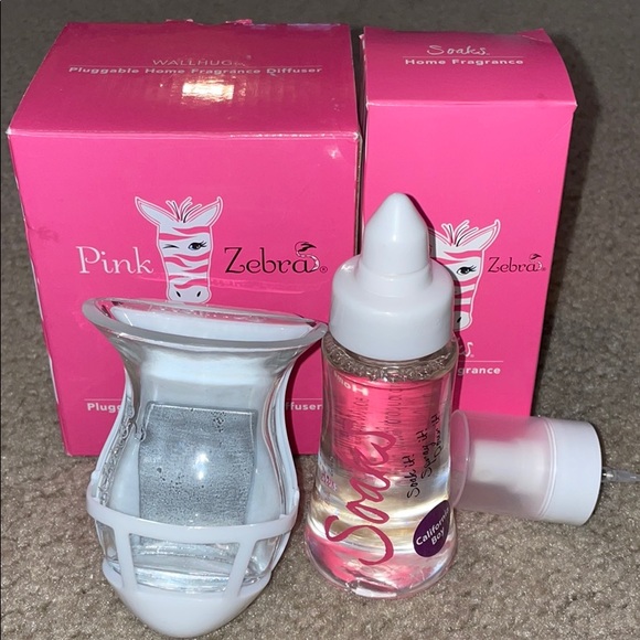 PINK ZEBRA Wallhug and Bottle of Soaks!